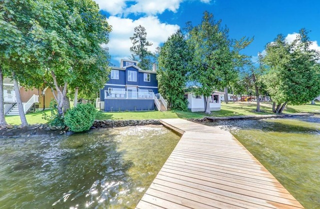 balsam lake waterfront 5 br cottage,hotub