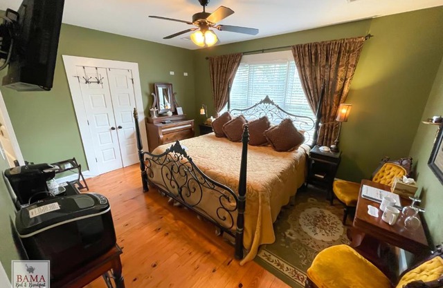 Bama Bed and Breakfast - Tusk Suite