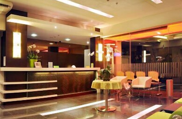 Bamboo Inn Hotel & Cafe