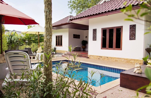 Villa con piscina privada en Banburi