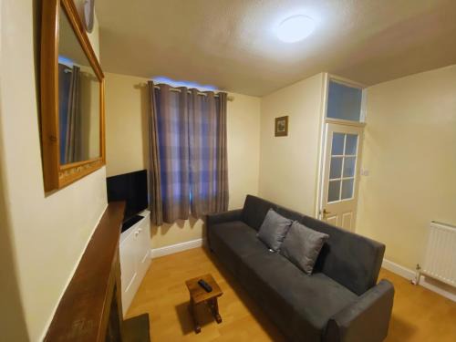 Banbury House Sleeps 4 Walking Distance To Train Station