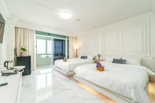 Bang Saen Royal Beach by Sea view Bang Saen