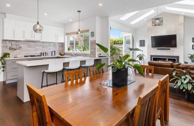 BANGALOW - MORNINGTON
