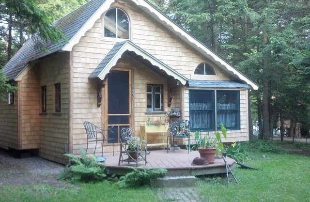 Casa pequeña amueblada Bangor Acadia, corto / largo plazo, viajes médicos, vacaciones