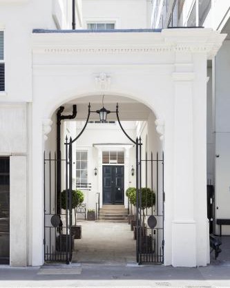 Bank Serviced Apartments by LovelyStay