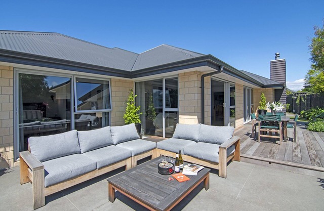 Banksia Retreat - Blenheim Holiday Home