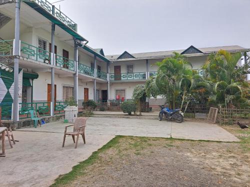 Banolata Lakeside Homestay by StayApart