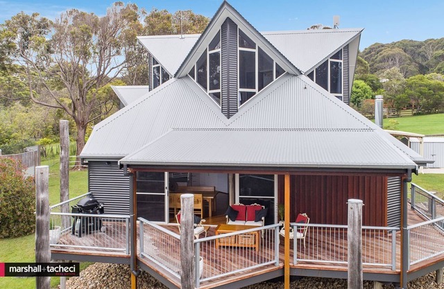 Baraga Sanctuary holiday house, Bermagui Barragga Bay
