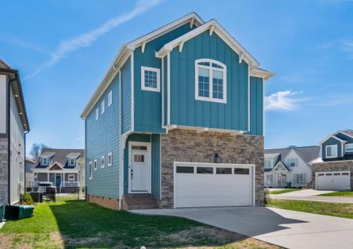 Barefoot Breeze wPool Fireplace