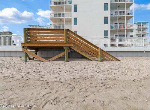 Barefoot by the Beach 2BR condo