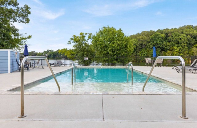 Barefoot Dreams w/Flat Lot, Pool, Paddleboards