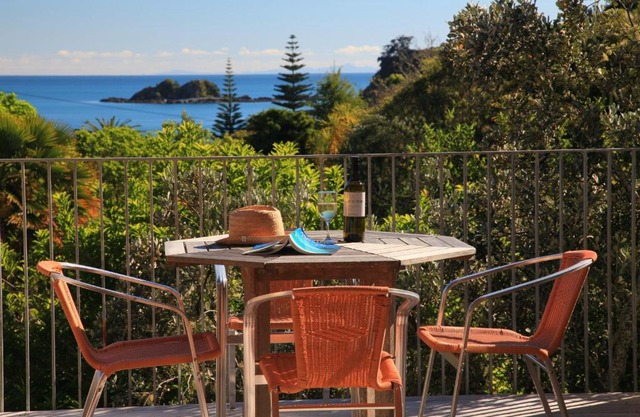 Barefoot Spirit - Stay Waiheke