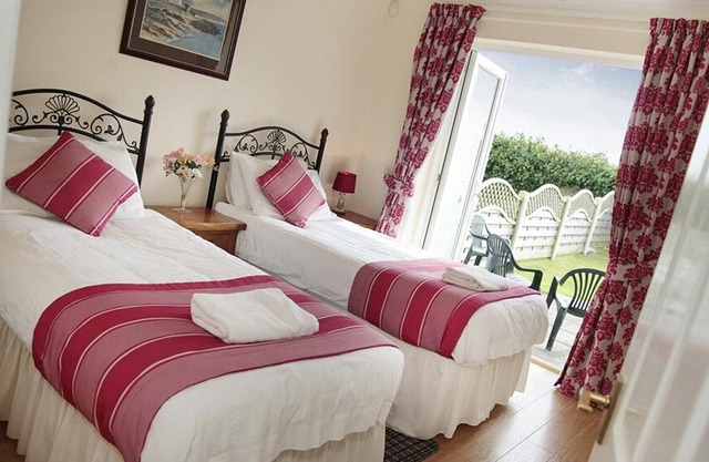 Barley Cottage - Four Bedroom House, Sleeps 8