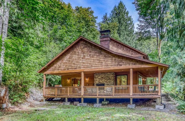 Barlow Trail Lodge - Meredith Lodging