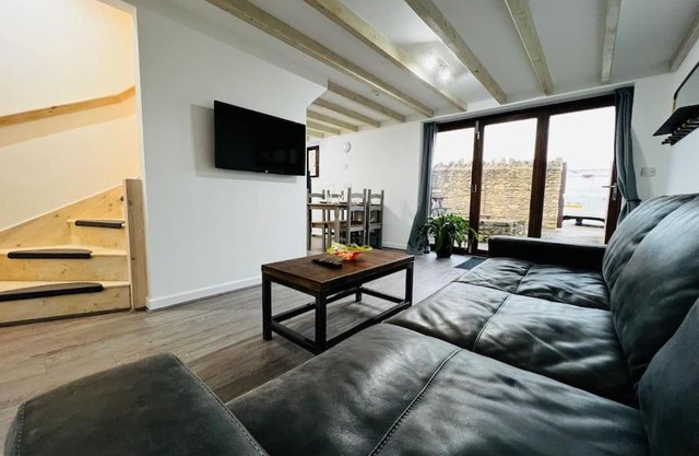 Barn Cottage, with pre booked use of Indoor Swimming Pool