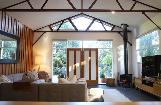 Barn Stay Hideaway "The Barn"