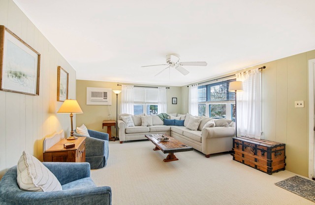 Barnegat Light EASY walk to guarded ocean and bay beaches- 1st floor duplex
