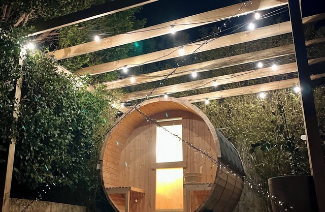 Valley View Home - Bay Views, Wood-fired Pizza Oven, Fire Pit, Kids Playset