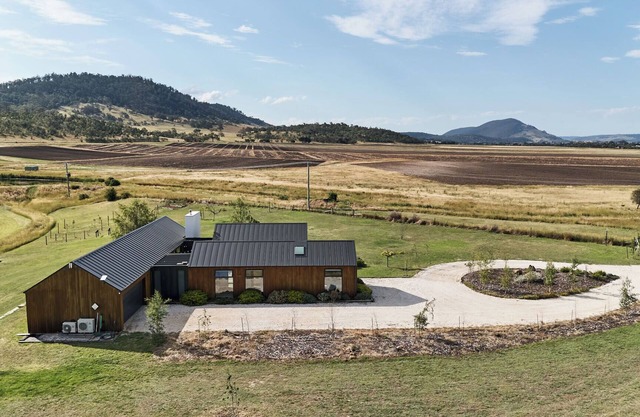 Barrenjoey Farm - New Luxury property in Richmond