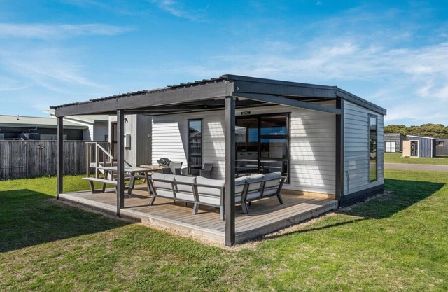 Base by the Beach Waiotahe