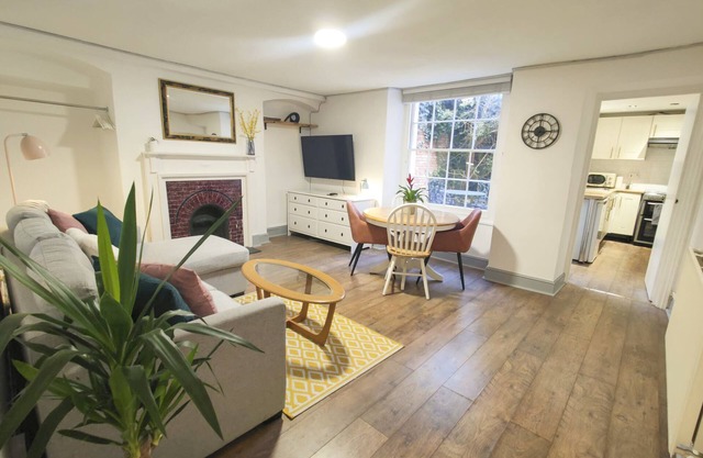 Base78, Your Place in Bristol Close to Temple Meads Station, City & Harbourside