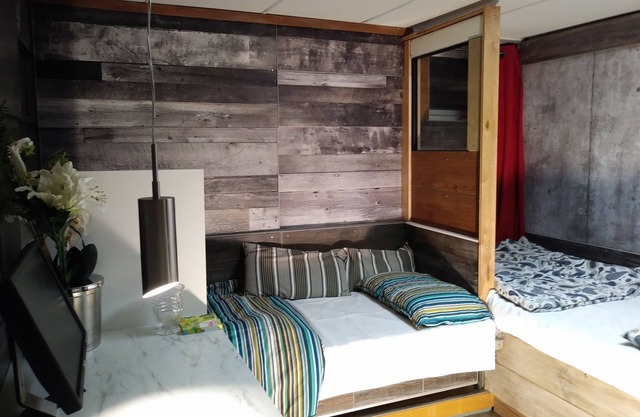 BASEMENT APARTMENT (1 Bedroom-2 Beds)