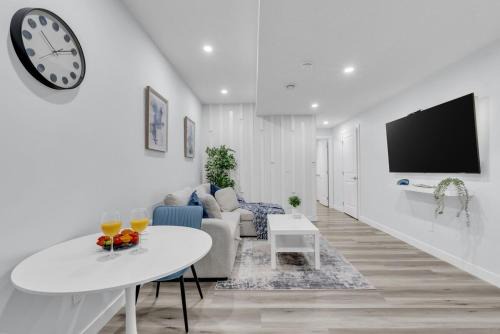 Basement in Calgary - 10 Mins from Calgary Airport