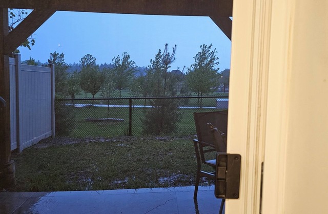 Basement walk out, separate entrance, 2 parking space, back to park