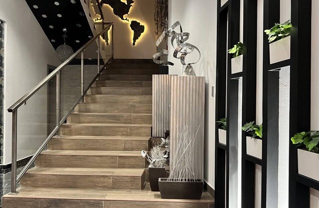 Basha Hotel & Restaurant