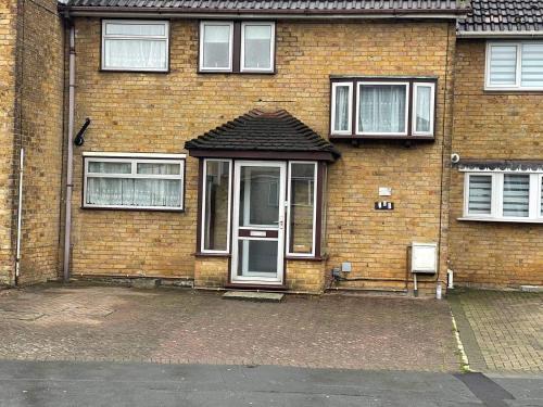 Basildon - Stay 5 - Garden - Parking - Town Centre