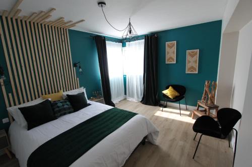 Bastia - Very spacious 130m2 Villa Top Apartment with Garden, 2 AC Bedrooms, Near Port, City Center, and Beaches in Bastia"