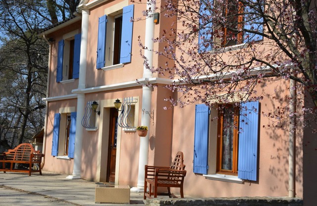 Bastide en Faucon, 170 m² con vista al Mont Ventoux, 2500 m² de jardín