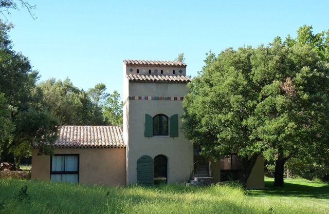 BASTIDON 18a restaurada con piscina exclusiva en parque de 7 hectáreas.