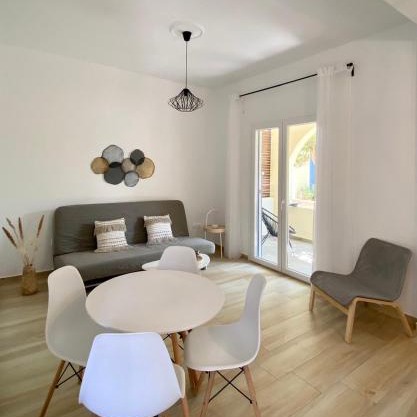Batsi Seaside Apartment