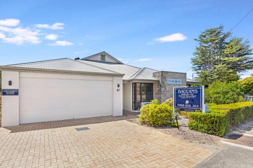 Baudins of Busselton Bed and Breakfast - Adults only