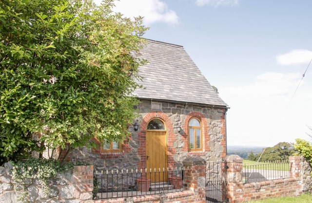 Bausley Chapel, CASA DE MEDIA RUTA