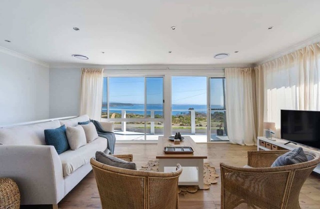 Bawley Blue, A stunning oceanfront retreat has 360-degree views of Bawley Point