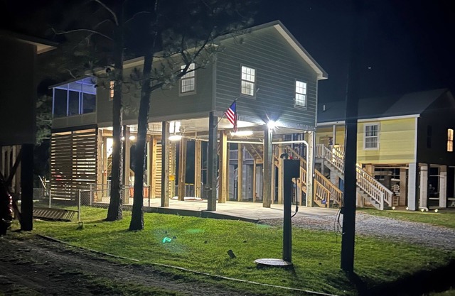 Bay Breeze Bliss~ Hot Tub, Bar & Canal~ 5mi To Beach!