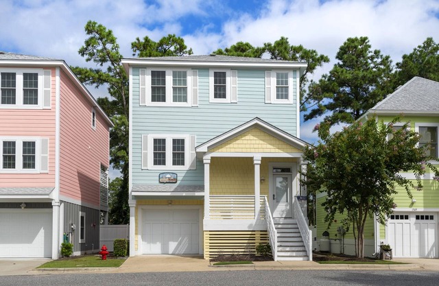 Bay Breeze: Shared Pool, Hot Tub, Short Stays OK