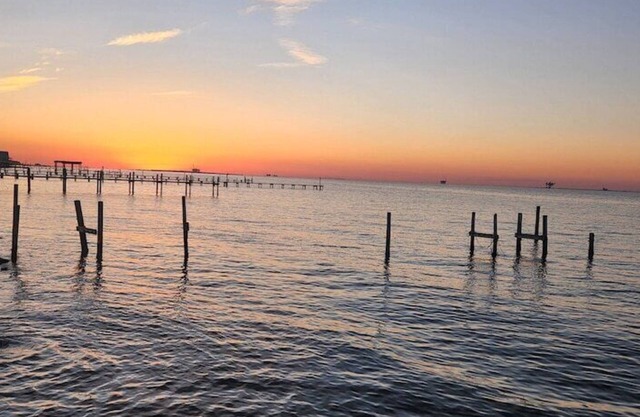 Bay Dream ,Bay Front Cabin,Pet Friendly,150' Fishing Pier