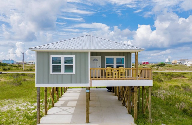 Bay Dreams - Pet-Friendly Bay Home