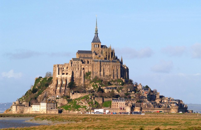 Apartamento en la bahía de Mont Saint Michel con piscina