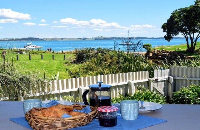 Bay Retreat - Absolute Beachfront Holiday Home