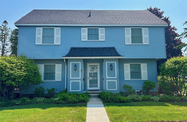 Bay Springs #7 - 2 bedroom - Walk to Downtown!