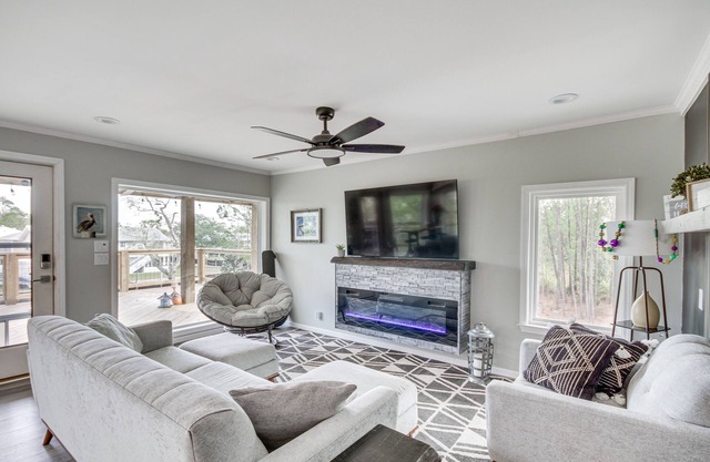 Bay St Louis Home w/ Private Dock + Kayaks!