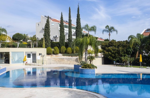 Bay View Gardens Apartments with Pool