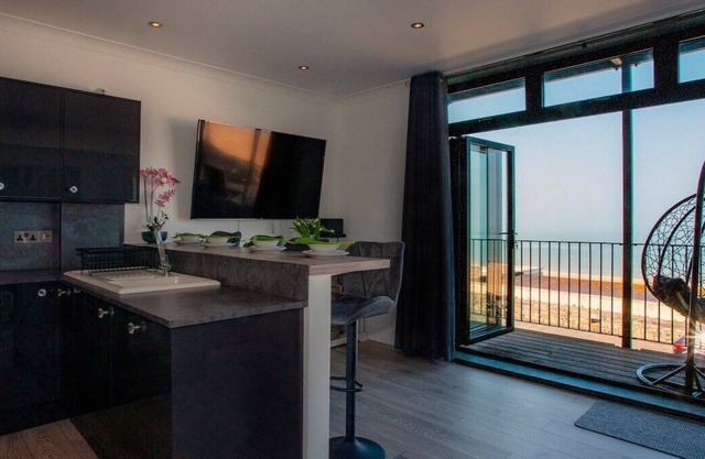Bay View - Seaside Escape
