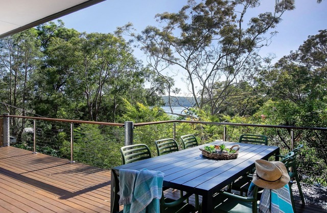 Bay Views, beautiful beaches and stunning bush walks in Bouddi National Park