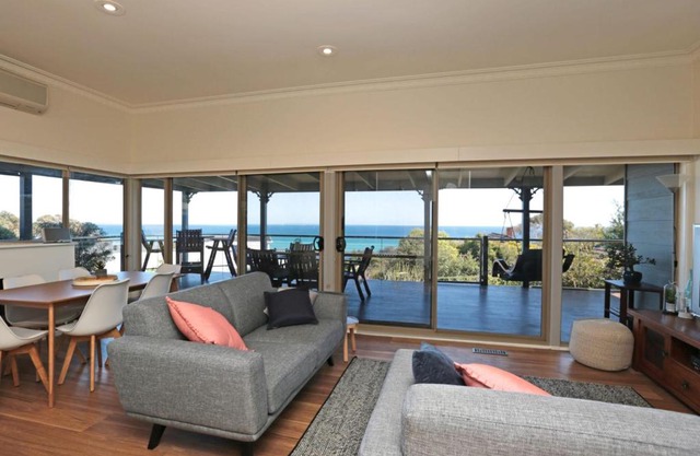Bay Views On Browne