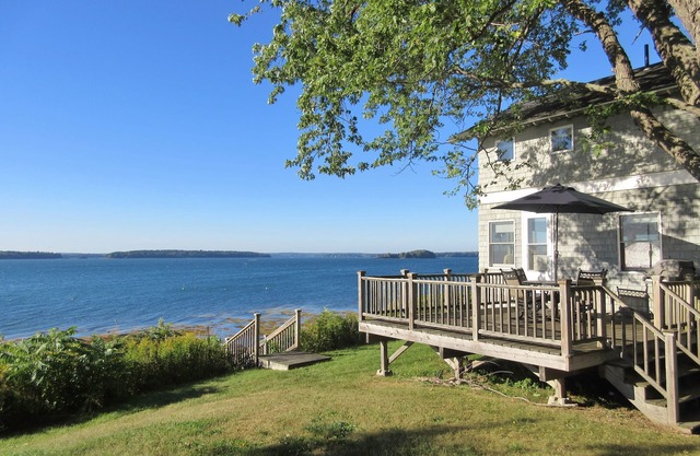 Bay Vista - 3BR, 2BA waterfront home with sunset views over Middle Bay